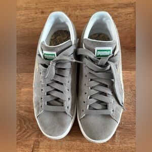 Gray Puma’s - Women’s 9/Mens 7.5